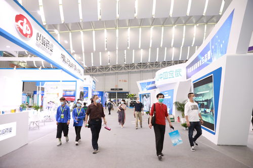 佛山科創(chuàng)盛宴 全國(guó)發(fā)明展2300余項(xiàng)成果匯聚，教育科技引領(lǐng)未來(lái)